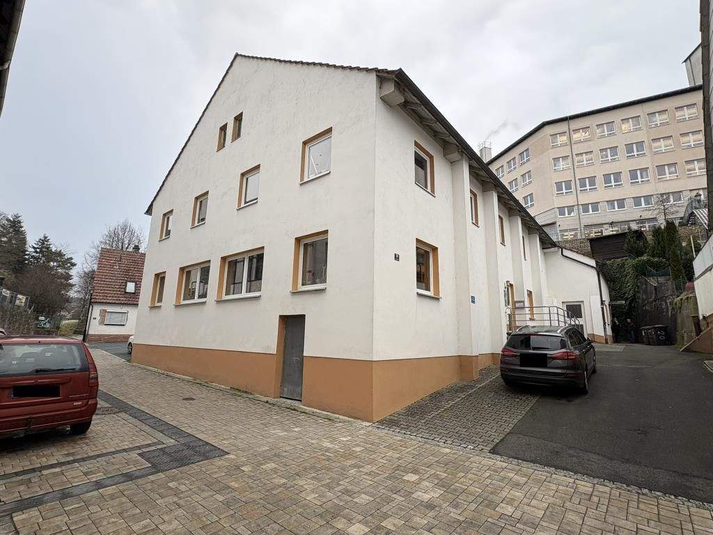 Investitionsobjekt mit Entwicklungspotenzial und soliden Mieteinnahmen in zentraler Lage – Burgkunstadt – Bild 1 von 7