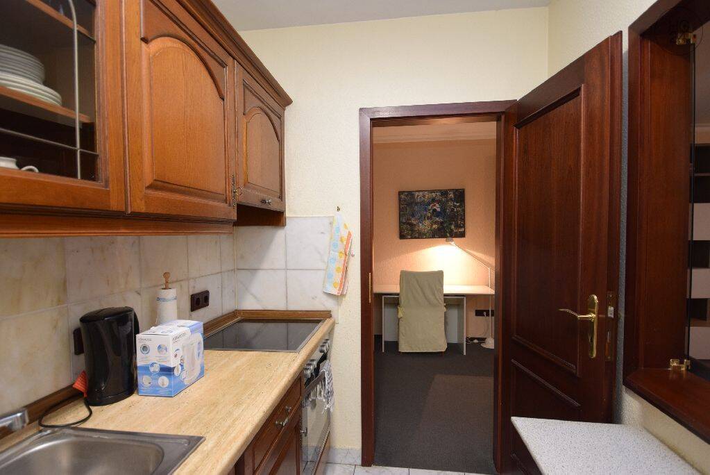 Möblierte 2-Zimmerwohnung mit Balkon in der Altstadt-Süd – Köln – Vorschaubild 5