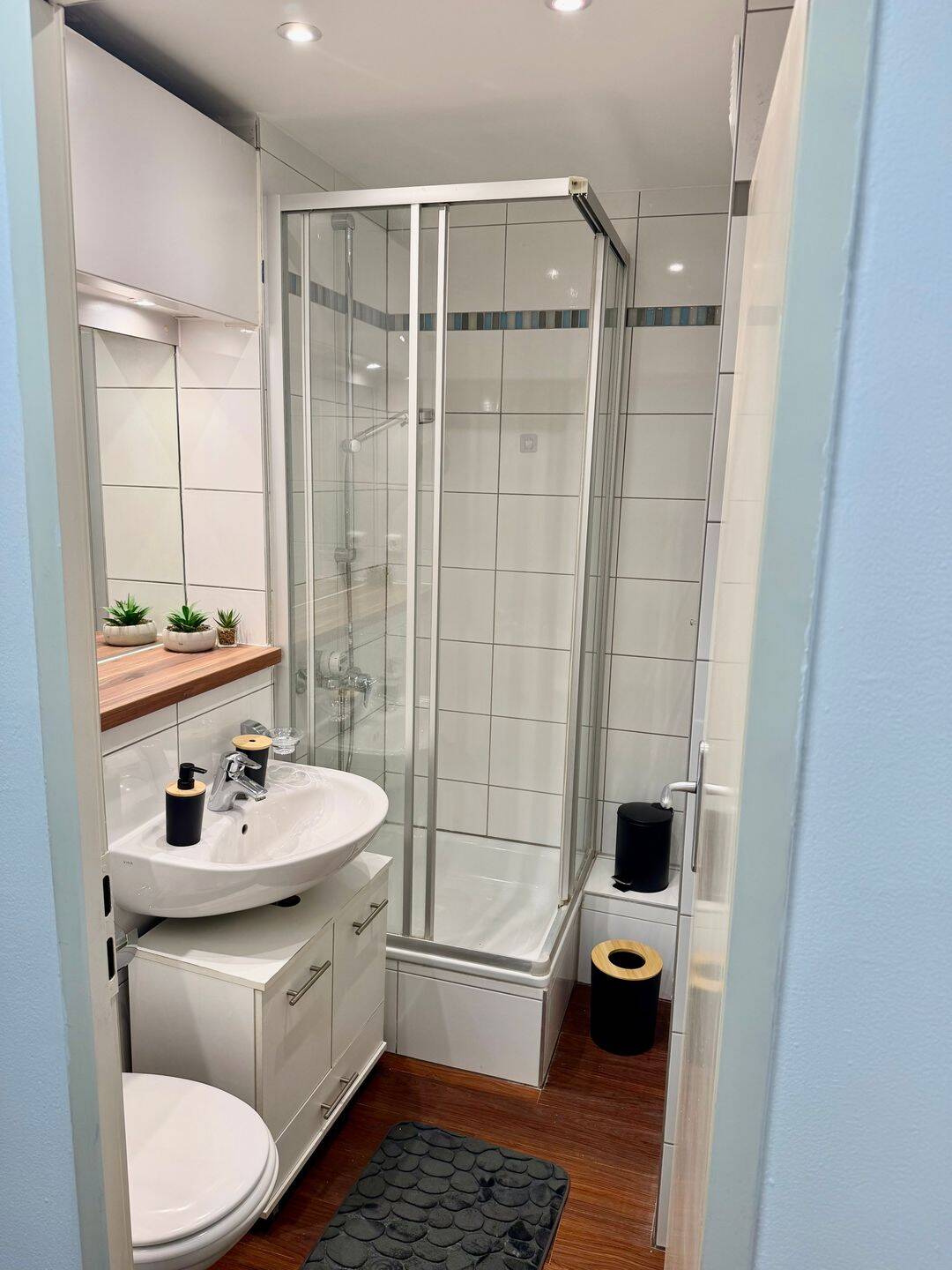 Renovierte 1-Zimmer Wohnung möbliert mit Balkon – München – Vorschaubild 7