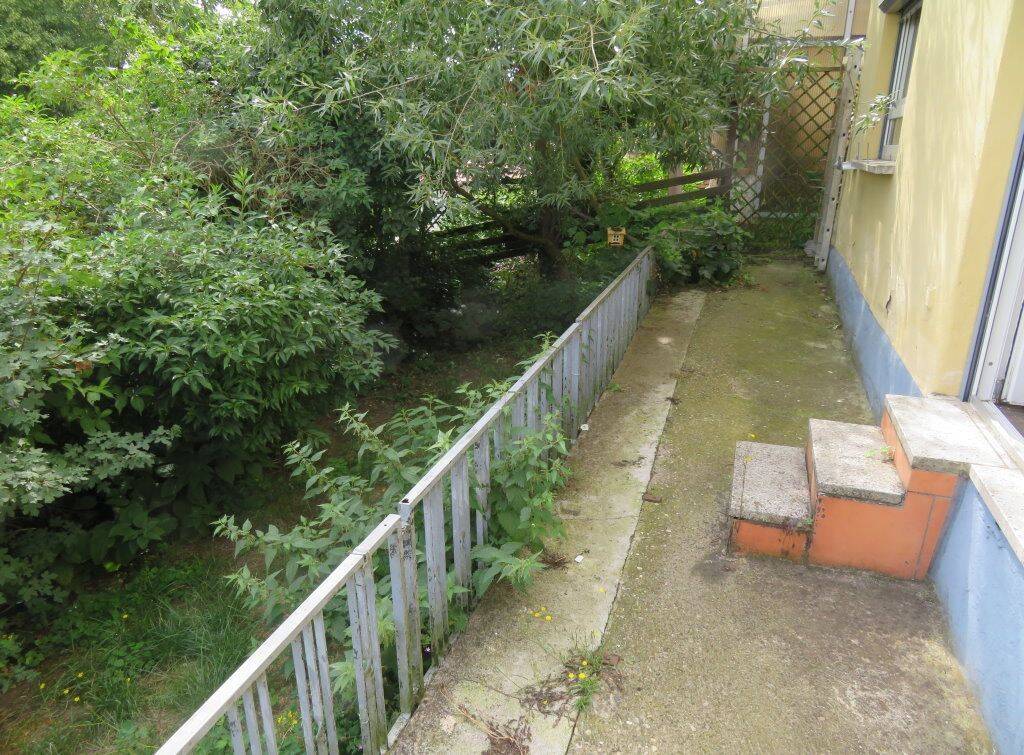 WARUM NICHT BISCHBERG? ÄLTERES HAUS ZUM KOMPLETT-RENOVIEREN AUF 183m2 GRUND FÜR 185.000,-EURO – Bamberg – Vorschaubild 4