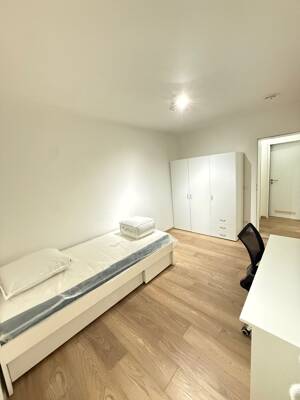 Ca. 12 m2 möbliertes Zimmer in 3er WG / Trier Tarforst – 54296 Trier – Vorschaubild 2