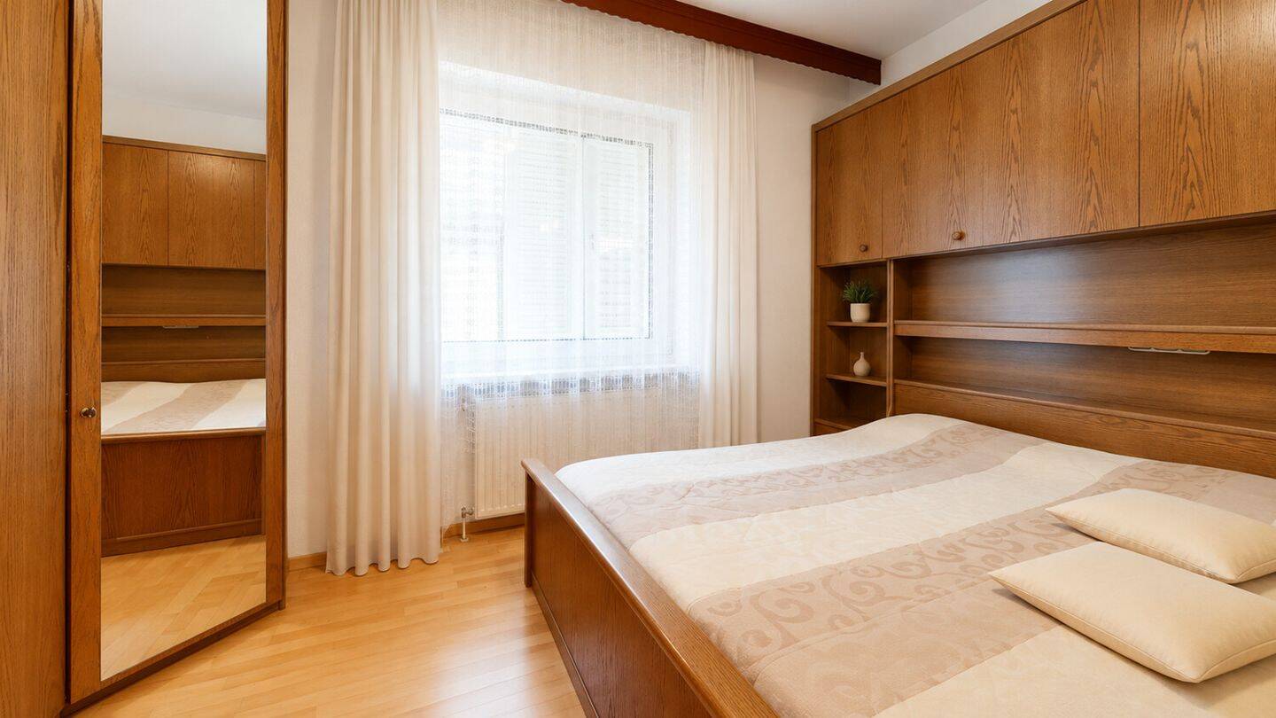 Gemütliche Wohnung mit Kamin und Balkon im Diplomatenviertel – Frankfurt am Main – Vorschaubild 7