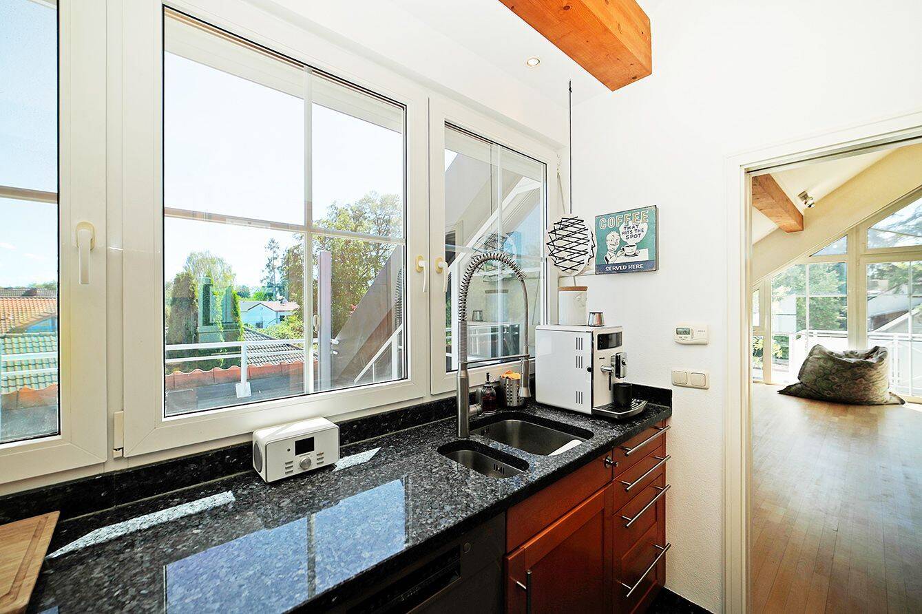 Exkl. 3-Zimmer-DG-Wohnung mit Dachterrasse, 2 Balkonen, Sauna und EBK in Bestlage Waldperlach – München – Vorschaubild 9