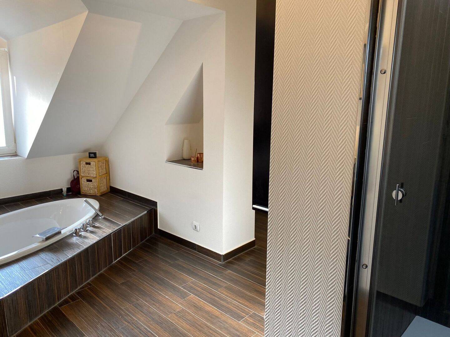 Eleganz trifft Komfort - Traumhafte 4-Zimmer-Galeriewohnung mit Sauna in Fürth – Fürth – Vorschaubild 5