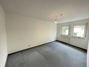 Großzügige 2-Zi-Wohnung mit Balkon, separater Küche und TG-Stellplatz in Fürth – 90766 Fürth – Vorschaubild 4