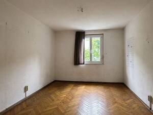 Renovierungsbedürftige 2-Zimmer-Wohnung unweit des Josephsplatzes in München