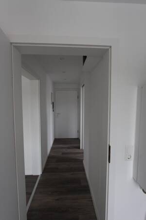 Schöne 2-Zi-Dachgeschosswohnung & großzügiger Hobbyraum - Erstbezug nach Renovierung! – 70327 Stuttgart – Vorschaubild 8