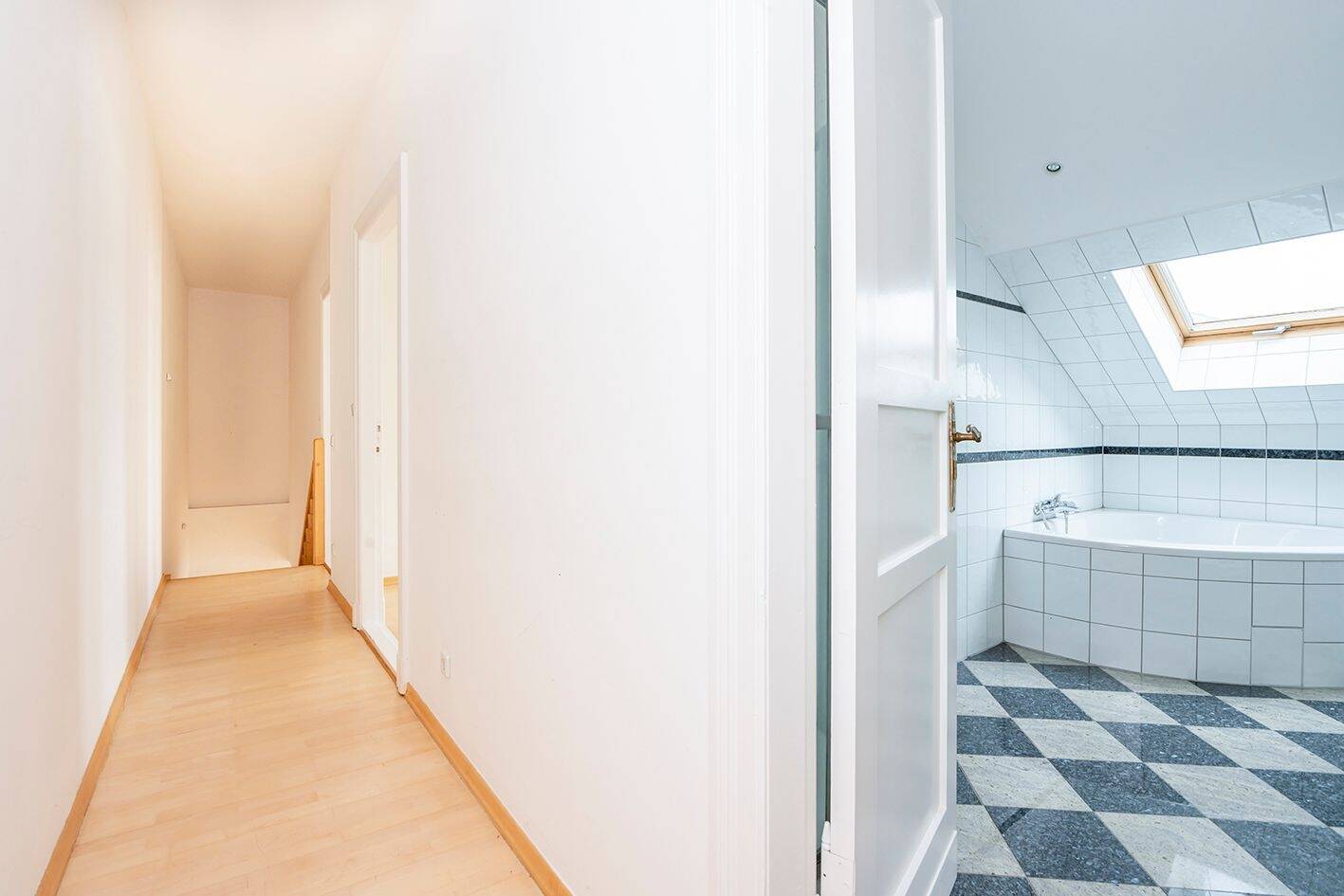 Extravagante Maisonette Wohnung mit 2 Balkonen ! – Berlin – Vorschaubild 9