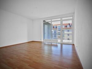 Provisionsfreie 3-Raumwohnung im 2.Obergeschoss mit Balkon und mit Einbauküche zu vermieten !!! – 4758 Oschatz – Vorschaubild 2