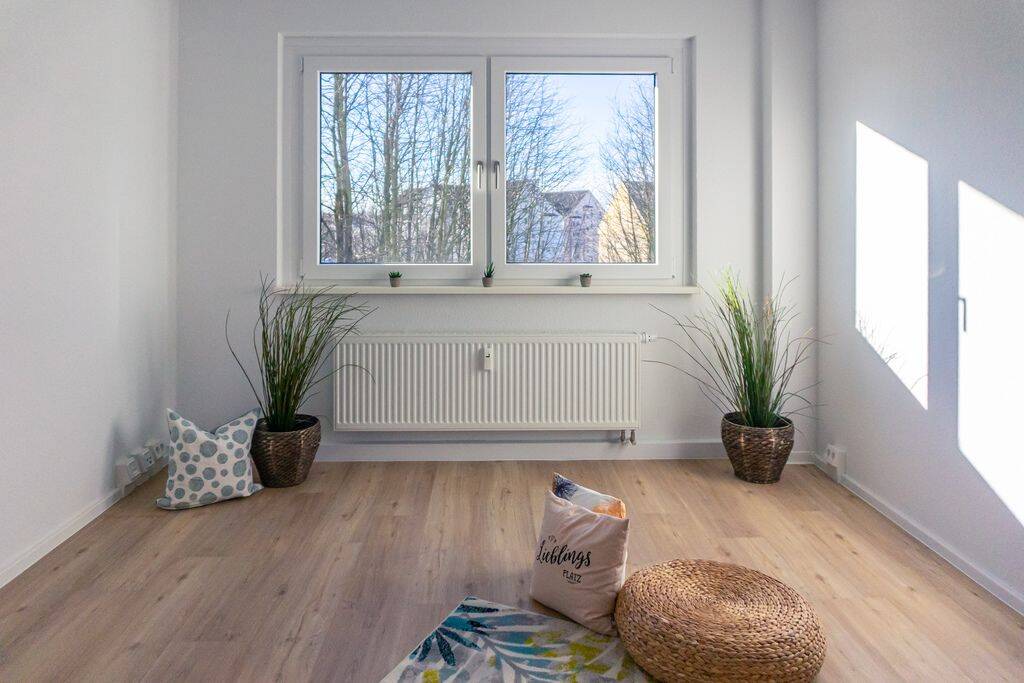 Attraktive 3-Raum-Wohnung mit Balkon in schönem Wohnumfeld – Chemnitz – Vorschaubild 2