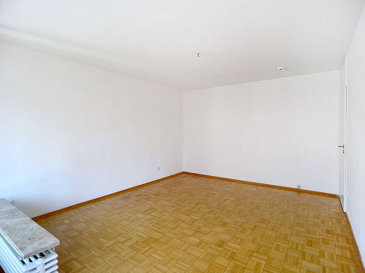 Lage, Lage, Lage! Praktische 2-Zimmer-Wohnung mit TG-Stellplatz im inneren Westen – Regensburg – Vorschaubild 7