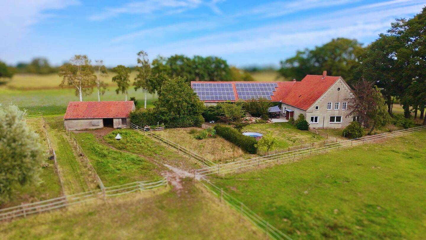Resthof mit Weideflächen in 32369 Rahden