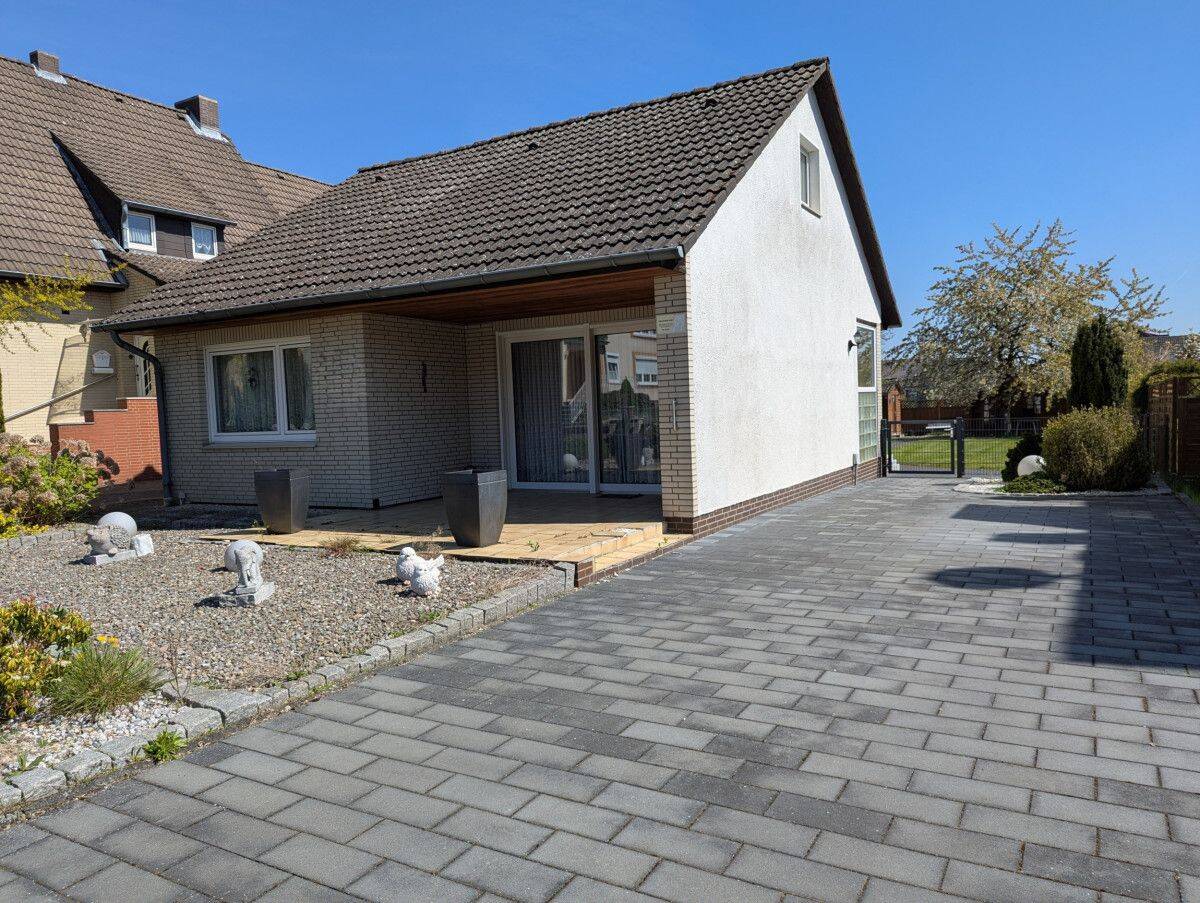 Freistehend auf großem Grundstück mit Garten und zwei Terrassen in Vorsfelde – Wolfsburg – Vorschaubild 4