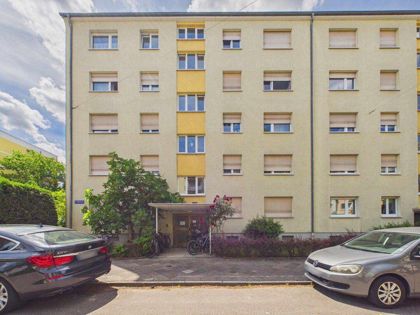 Wertstabile Eigentumswohnung mit attraktiver Rendite und eigenen Garage
