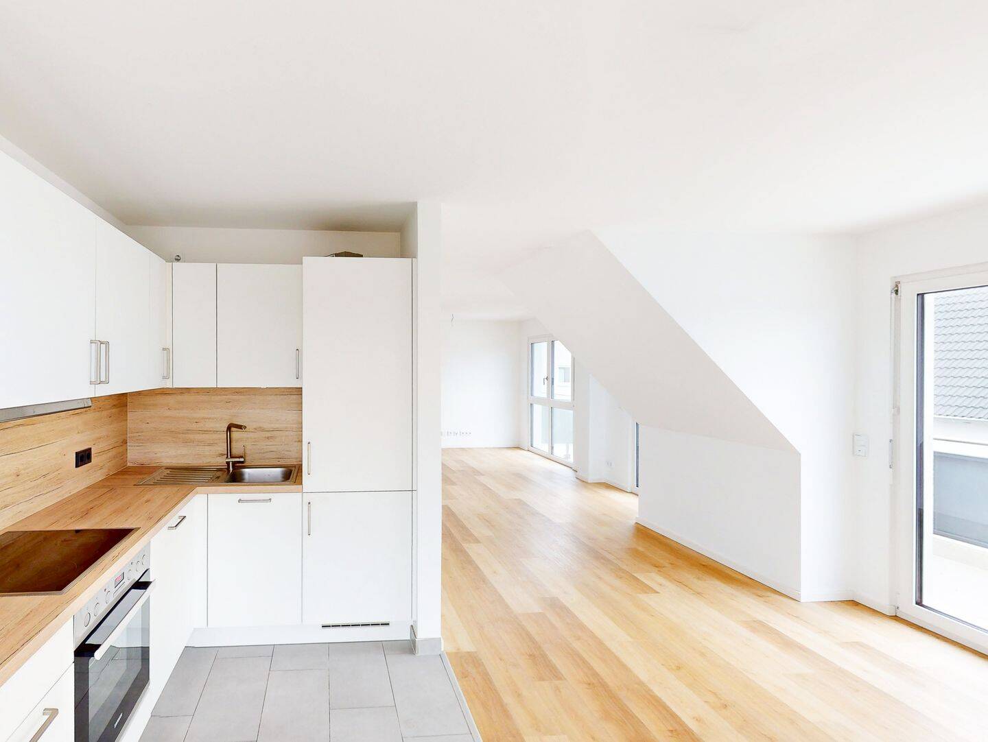 *Umzugsbonus* Moderne Maisonette-Wohnung mit Balkon