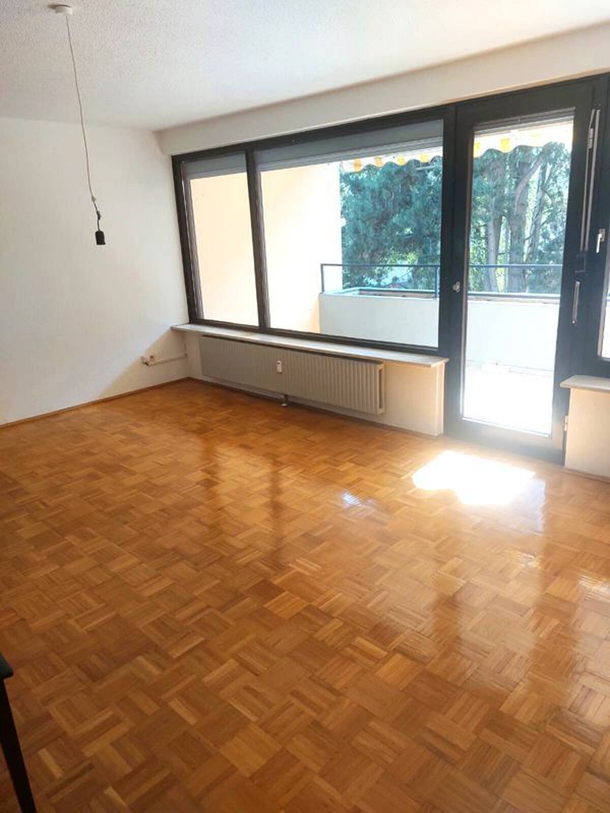 Großzügige 3-Zimmer-Wohnung in Neumarkt mit Einbauküche und Garage – 92318 Neumarkt in der Oberpfalz – Bild 1 von 7