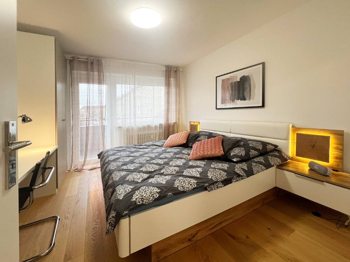 Möblierte 4-Zimmer Wohnung mit zwei Balkonen in München-Freimann – München – Vorschaubild 6