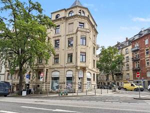 Wiesbaden: Charmante 3-Zimmer-Altbauwohnung im denkmalgeschützten Eckhaus