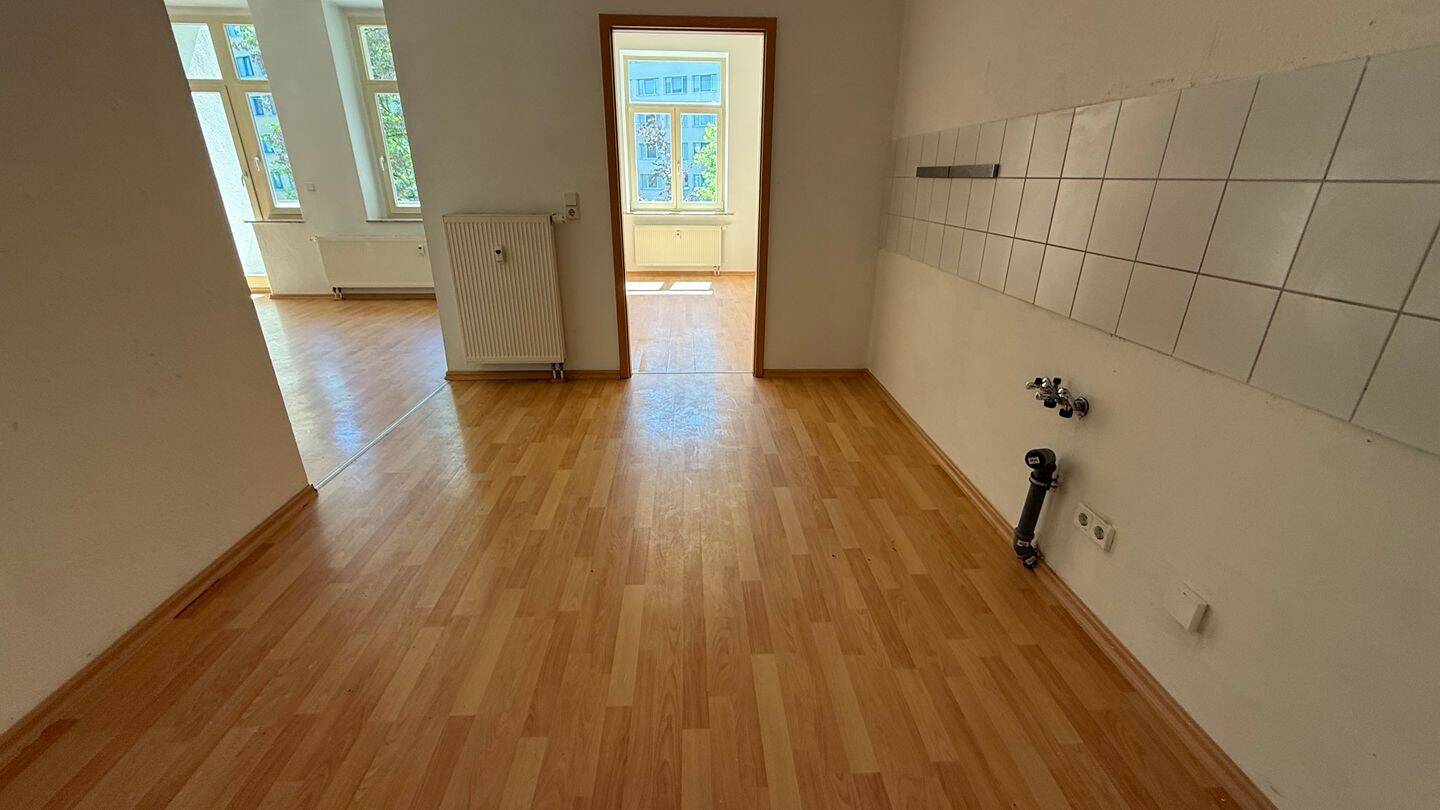 1.OG mit offener Küche und sonnigem Balkon ! – Chemnitz – Vorschaubild 5