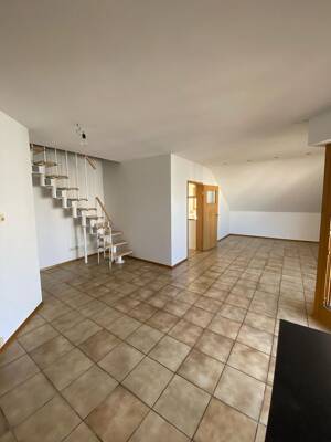 2.5-Zimmer-Dachwohnung mit direktem Zugang zur zusätzlichen Dachgeschossfläche