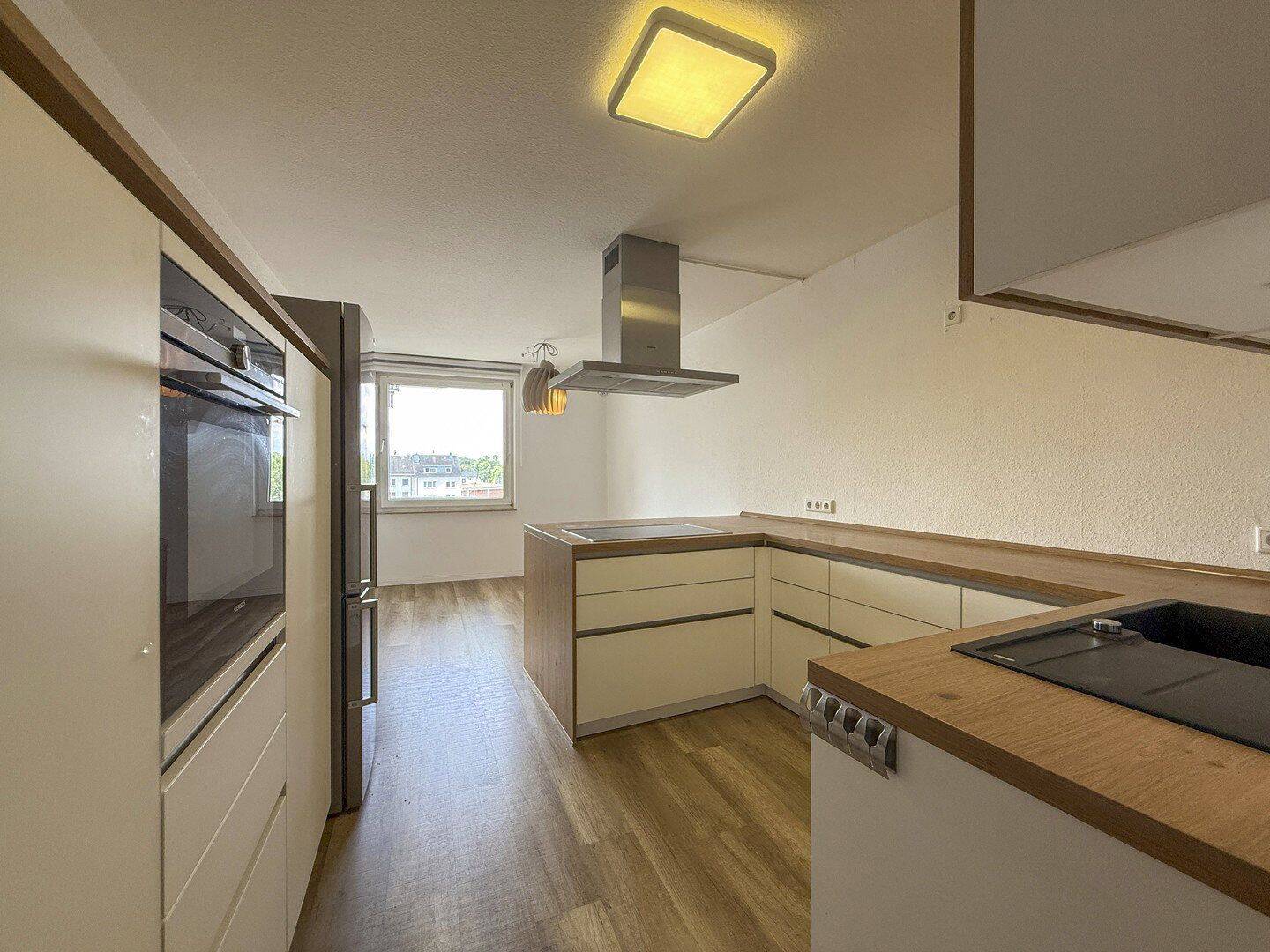 Zentrale 3-Zimmer-Wohnung mit Balkon – Leverkusen – Vorschaubild 4