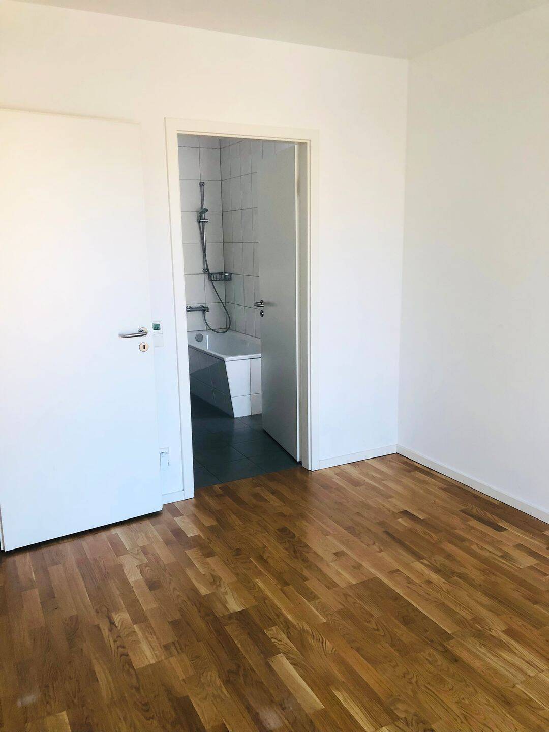 KAPITALANLAGE - Gut geschnittene, helle 3,5 Zimmern mit großer Terrasse und Wasserzugang – Berlin – Vorschaubild 6