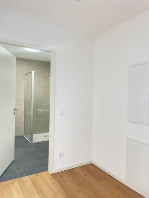 Balkon-2-Zimmer-Terrassenwohnung mit moderner Küche in Frankfurt – 60329 Frankfurt am Main – Vorschaubild 3