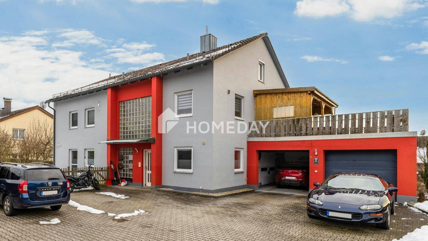Großzügige 5-Zimmer-Wohnung mit Dachterrasse, Loggia sowie Garagen und Stellplätzen in Egg