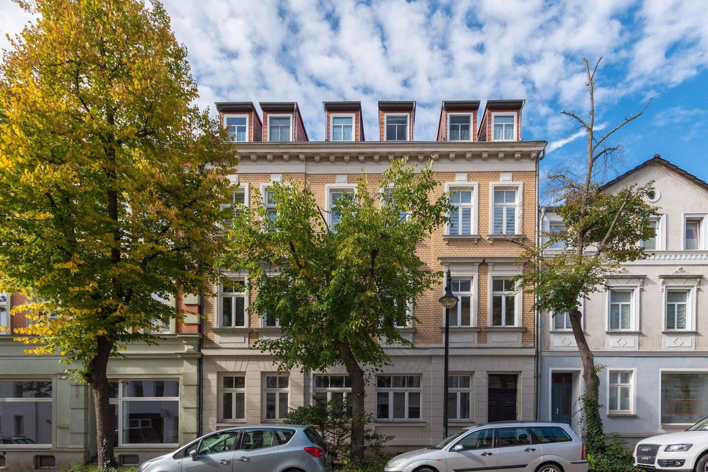 AUF DER SUCHE NACH EINEM NEUEN INVESTMENT? | Aufgeteiltes Immobilienpaket mit starker Rendite