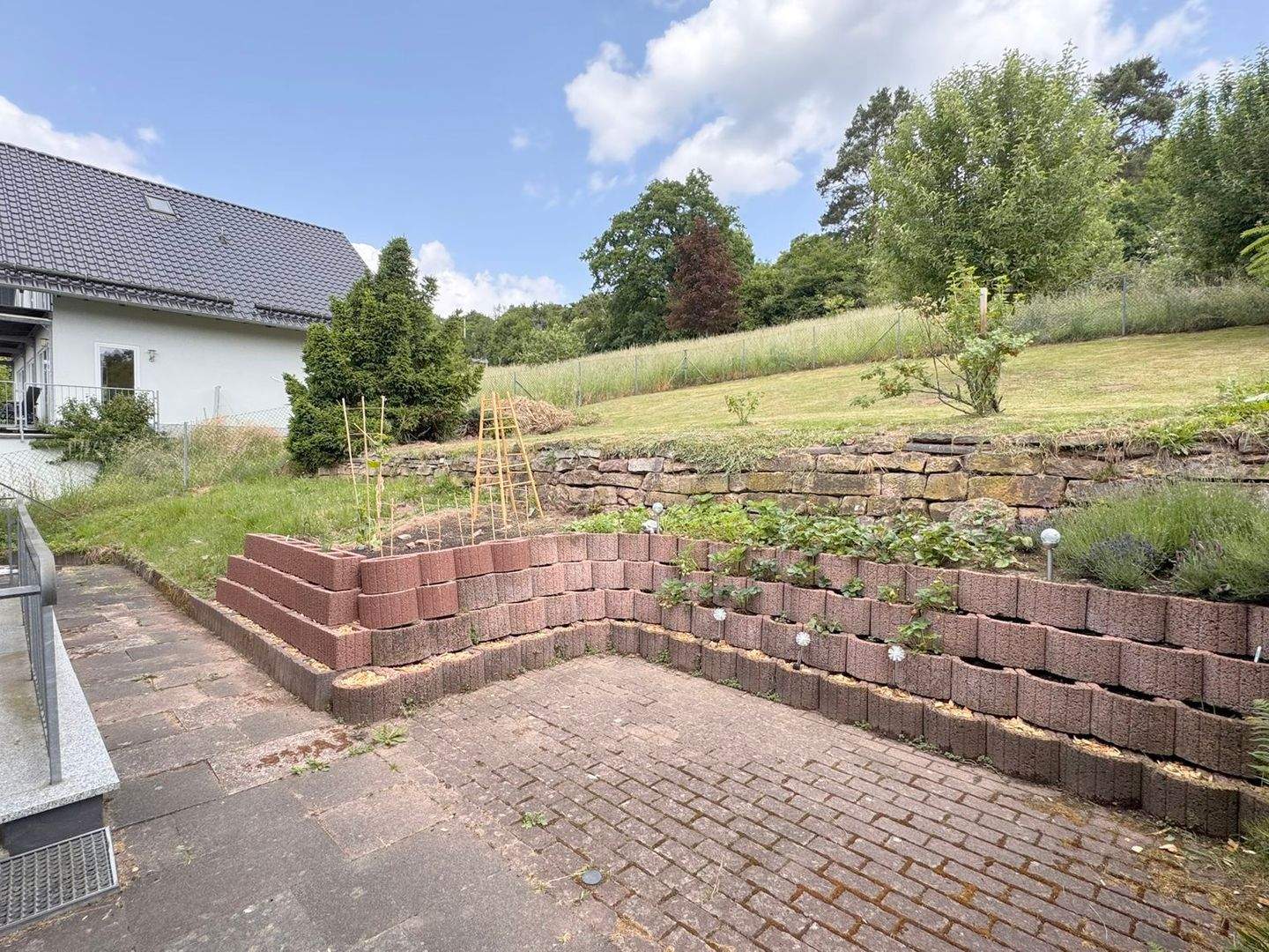 Renovierter Winkelbungalow mit Möglichkeit einer Einliegerwohnung in bester Südhanglage in Rotenburg an der Fulda – Rotenburg an der Fulda – Vorschaubild 9