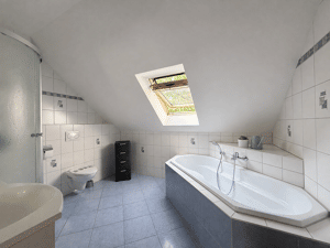 Großes, toll gepflegtes Reihenhaus zum Sofortbezug mit Südterrasse, Garten und Garage * Bj 2005* – 4158 Leipzig – Vorschaubild 9