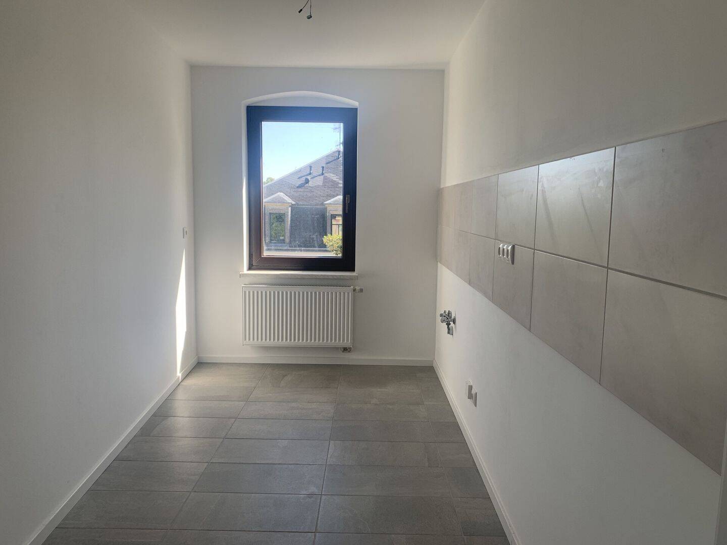 6-Zimmer Maisonettewohnung mit 2 Balkonen und KFZ- Stellplatz in Dresden-Kaitz – Dresden – Vorschaubild 4