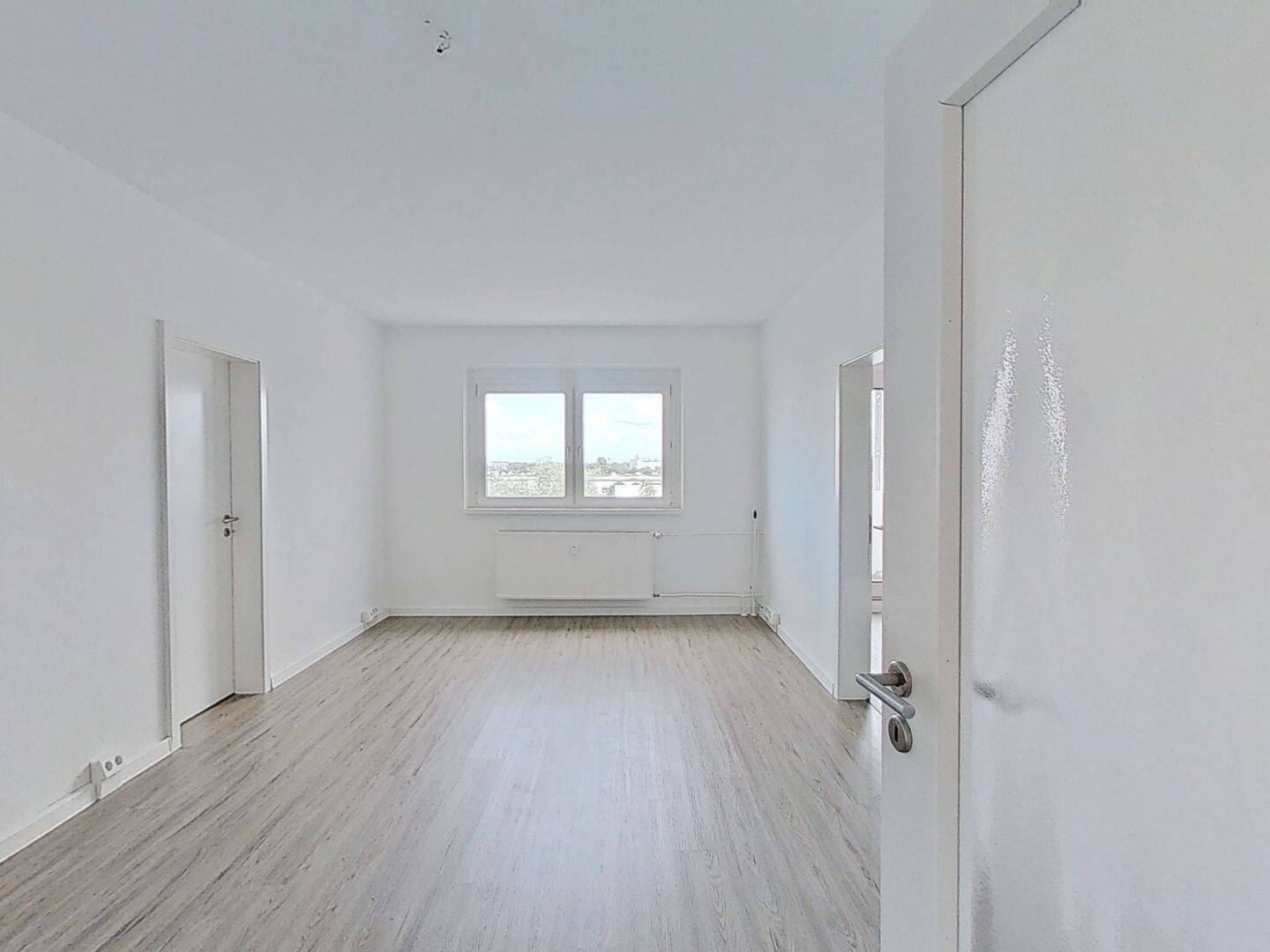 Großzügige 3-Zimmer-Wohnung mit Küche in Rostock – Rostock – Vorschaubild 2