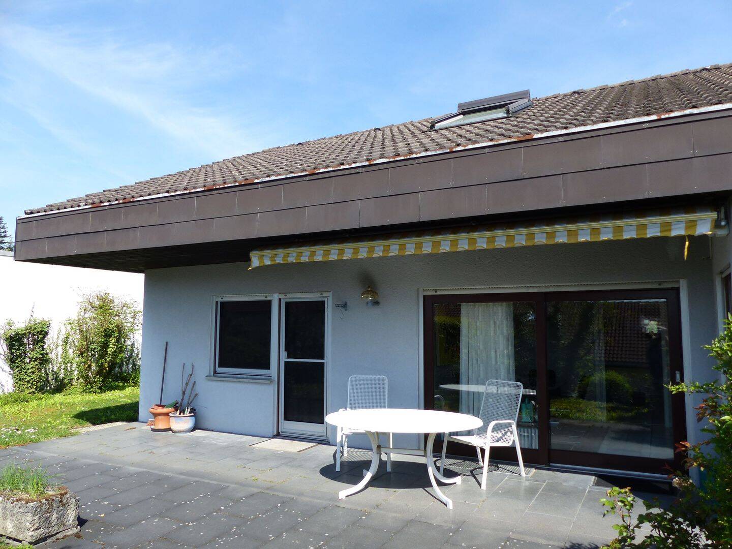 Eine echte Gelegenheit ist dieses sonnige Einfamilienhaus mit toller Wohnraumaufteilung in Top-Lage – Obersulm – Vorschaubild 3