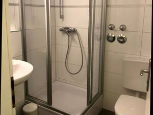 Ruhiges EG-Apartement in RG mit Park, Terrasse, TG, bezugsfrei in Milbertshofen – 80807 München – Vorschaubild 4