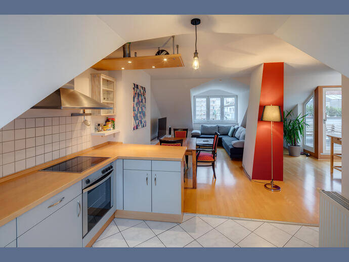 Möbliert: Gemütliche 3-Zimmer Wohnung mit Dachterrasse – München – Vorschaubild 7