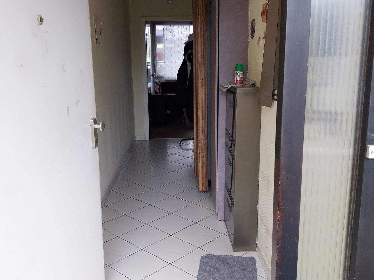 Freundliche, möblierte 2 Zimmer Wohnung mit Loggia in grüner Umgebung – Nürnberg – Vorschaubild 3
