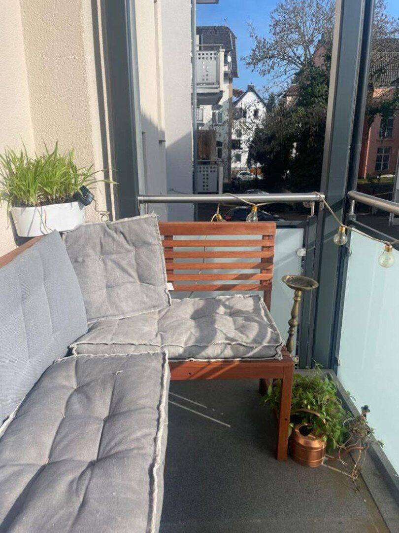 WG geeignet, 7 Zimmer, Balkon, PKW-Stellplatz, Tageslichtbäder