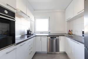 Zwei- bis Dreifamilienhaus mit Potential in ruhiger grüner Lage – 60437 Frankfurt am Main – Vorschaubild 8