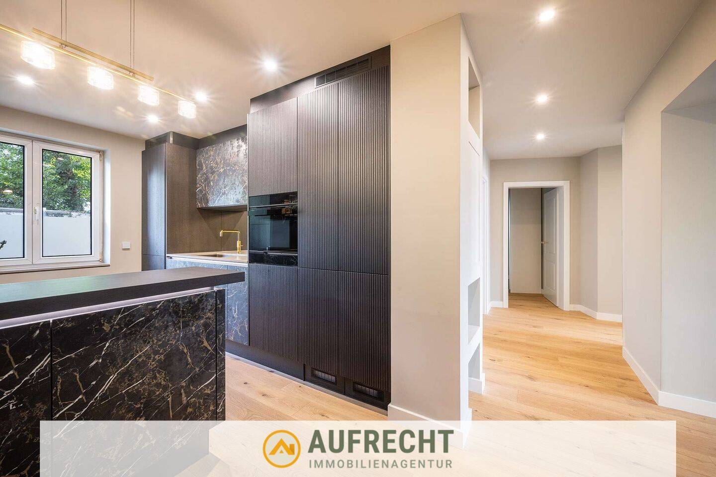 A U F R E C H T °STILVOLL WOHNEN IN MÜNCHENS BESTLAGE° hochwertige 3,5-Zi.-Erdgeschosswohnung – München – Bild 1 von 9