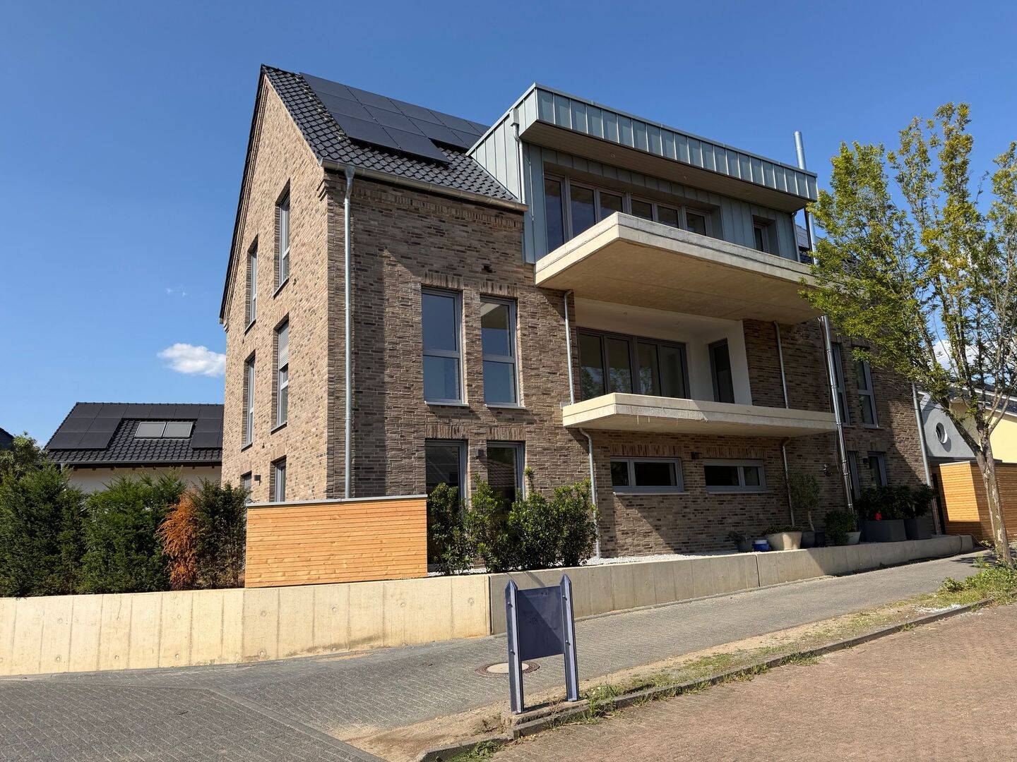 Komfortabler Neubau-Erstbezug mit großem Südbalkon in ruhiger Lage von Leverkusen-Quettingen – Leverkusen – Vorschaubild 2