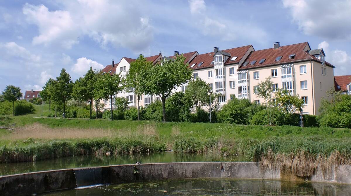 Helle und geräumige 1-Zimmer-Wohnung mit Wintergarten – 93051 Regensburg – Bild 1 von 3