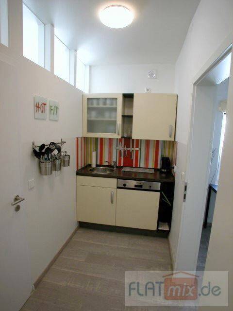 FLATmix.de / Nähe Rathaus, schickes 2-Raum-DG-Apartment im Altbau – Bielefeld – Vorschaubild 2