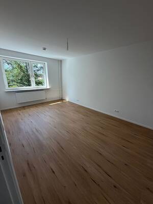 !Bitte unsere Fragen beachten! HH-Farmsen, sanierte 2 Zimmer Wohnung im 2.OG mit Balkon – 22159 Hamburg – Vorschaubild 3