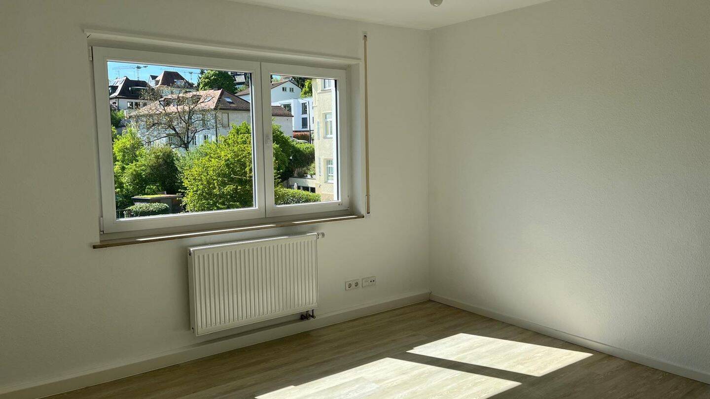 Stadtwohnung im Grünen: Helle 3,5-Zimmer Wohnung mit Balkon im 2. OG in Stuttgart-Nord – Stuttgart – Vorschaubild 4