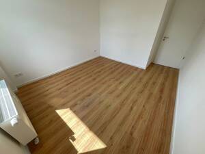 Geräumige 3 Zimmer-Wohnung mit 2 Balkonen und Wannenbad – 23554 Lübeck – Vorschaubild 2