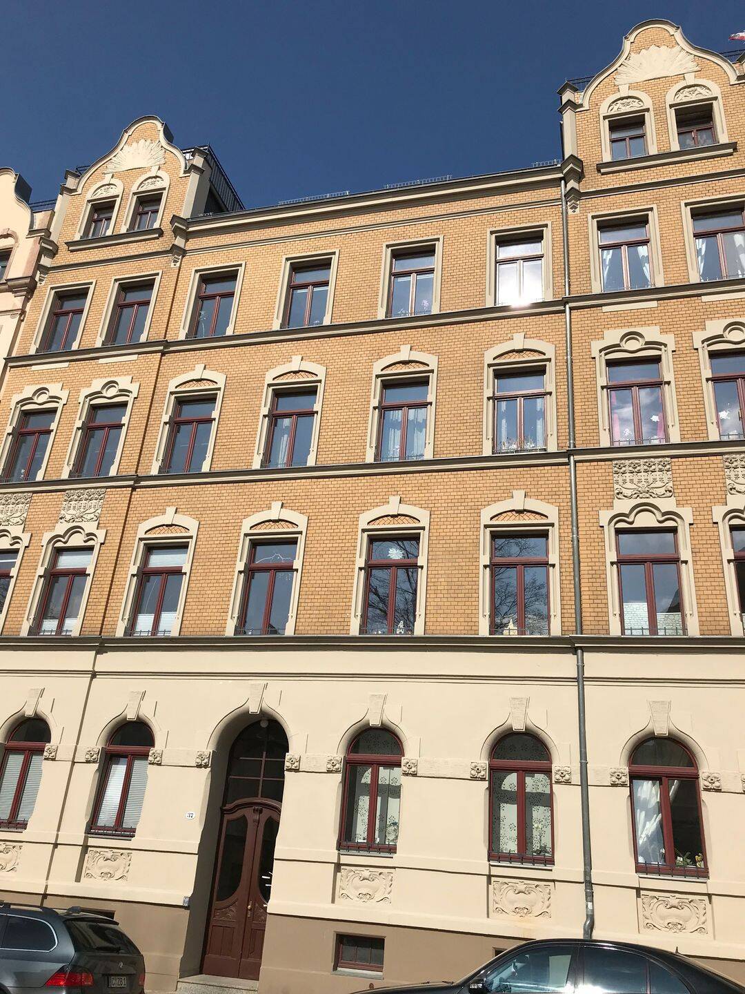 Wunderschöne Altbauwohnung mit Einbauküche, Parkett + Fußbodenheizung!!!