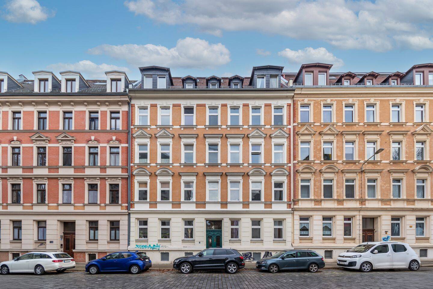 EINE GARTENWOHNUNG ZUM VERLIEBEN | Apartment mit Tageslichtbad, Einbauküche, Balkon & Garten – Leipzig – Vorschaubild 3