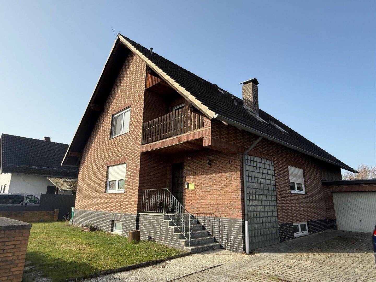 Zweifamilienhaus in Hofgeismar-Hümme – provisionsfrei, mit Potenzial & neuer Heizung