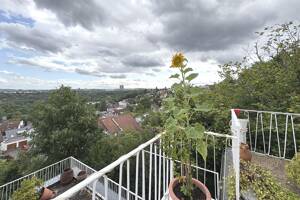 Freistehendes Einfamilienhaus mit Pool und Panoramablick im Dachswald !!! – 70569 Stuttgart – Vorschaubild 2